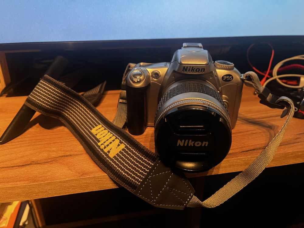 Aparat filmowy Nikon f55 obiektyw 28-80 mm f/3.3-5.6 G - NEAR MINT.