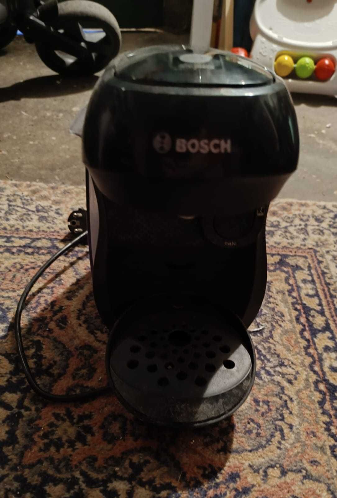 Ekspres ciśnieniowy kapsułkowy do kawy Bosch