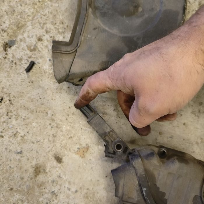 Кришка гемня грм Mitsubishi Grandis , 4g69