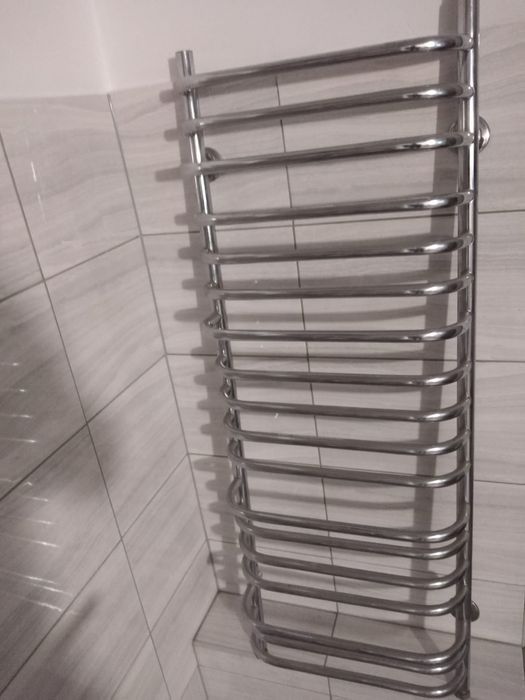 Grzejnik łazienkowy srebrny