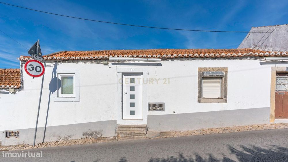 Moradia em banda renovada T3 em Murtal, Parede