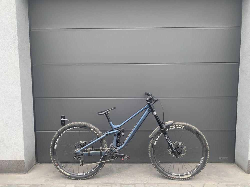 Scott gambler 910 L (commencal supreme, trek session, prime rocket)