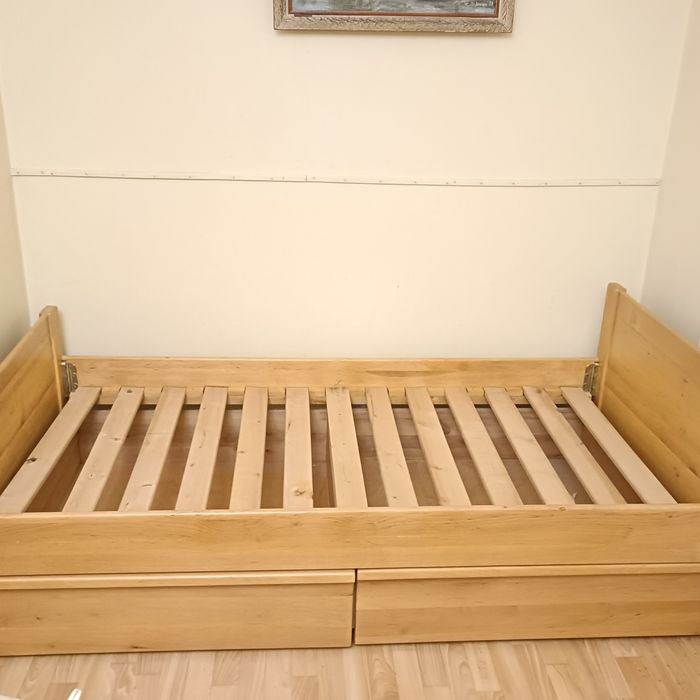 Rezerwacja Oddam ramę łóżka (lite drewno)