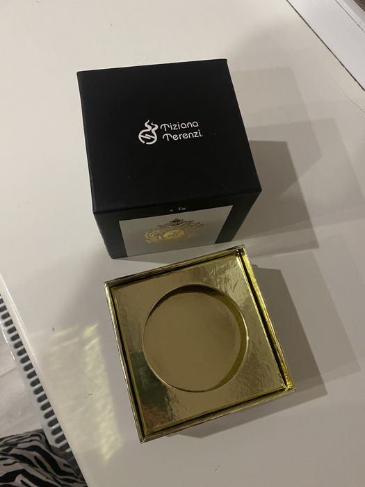 Коробка з під парфумів
