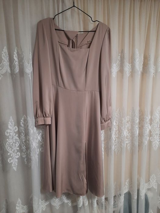 Атласна сукня жіноча