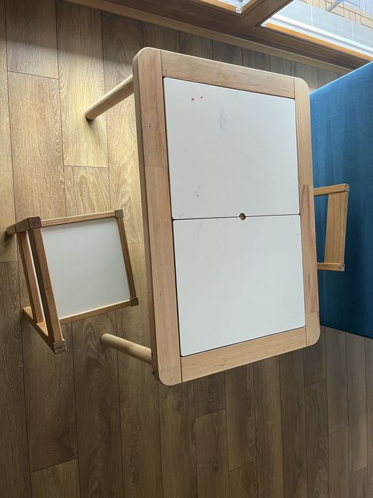 Stolik dzieciecy ikea flisat z krzesłami
