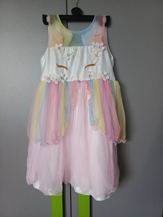 Śliczna sukienka jednorożec