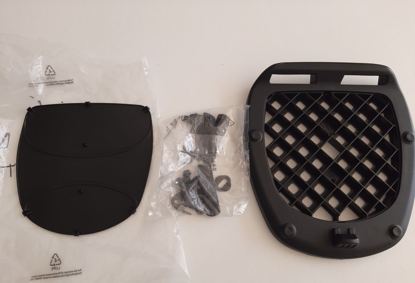 Mala GIVI B47 com kit montagem universal
