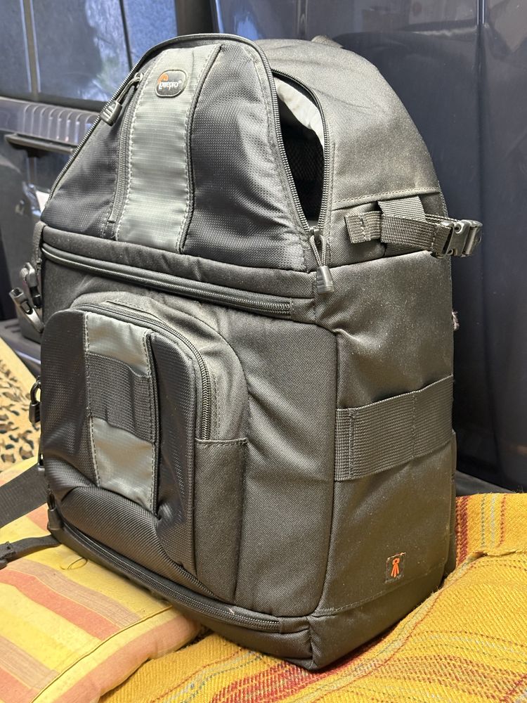 Mochila para Fotografia - Lowepro SlingShot 302 AW