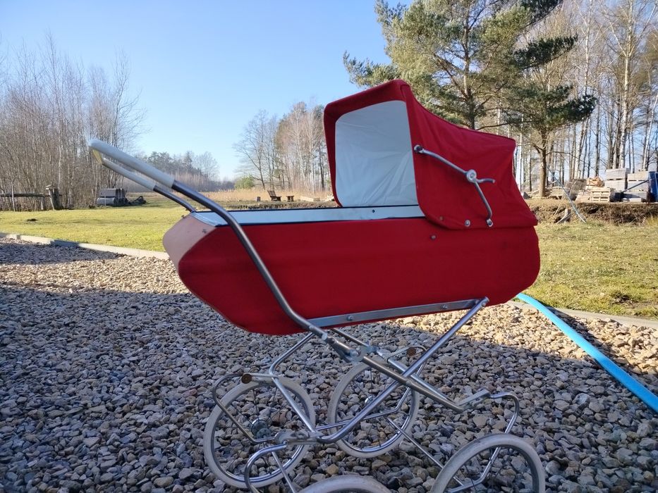 Wózek retro dla lalek głęboki PRL gondola vintage czerwień