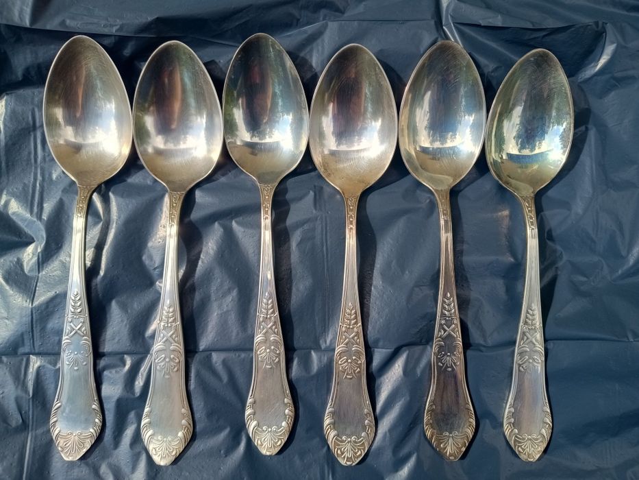 PRL. Hefra wzór Romański łyżki stołowe 6 sztuk, stare sztućce.