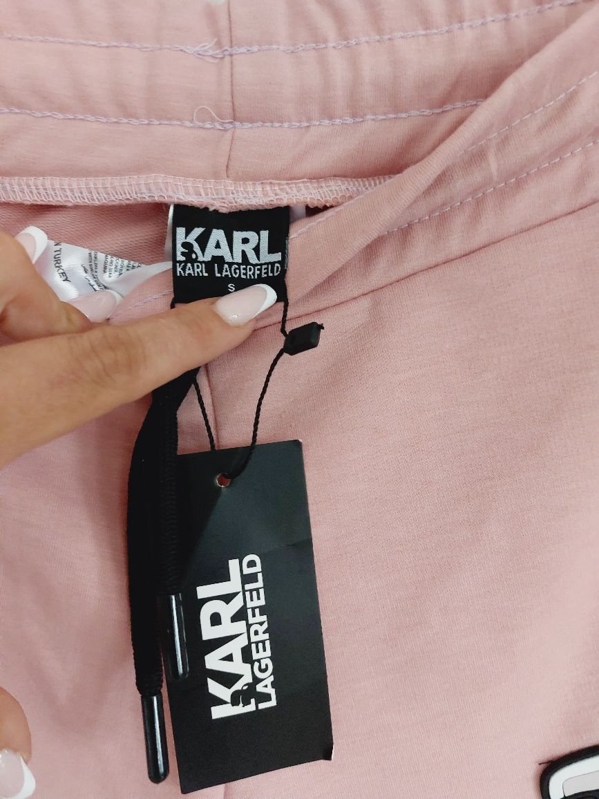 Nowe dresowe szorty spodenki Karl brudny róż S 36 logowane