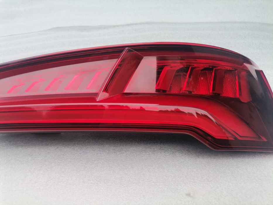 Lampa prawy Tył Q5 80A FY Matrix