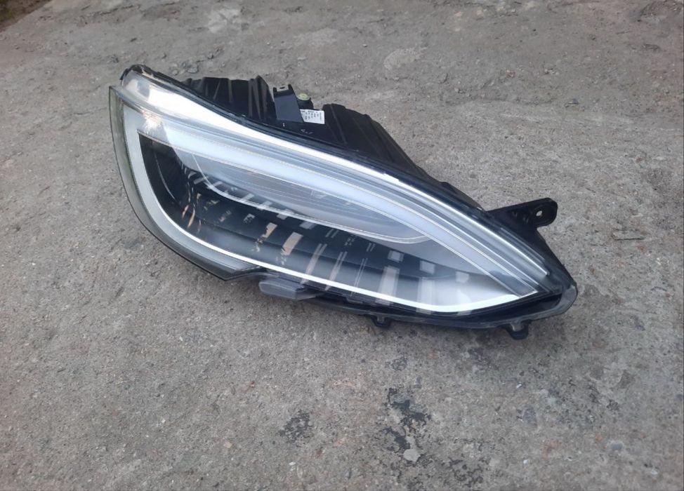 Ремонт фары TESLA MODEL S