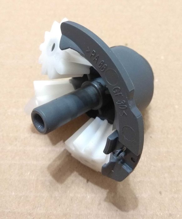 Редуктор кухонного комбайна Bosch MUM4 Оригинал