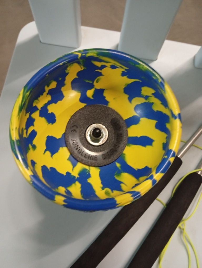 Diabolo brinquedo de criança