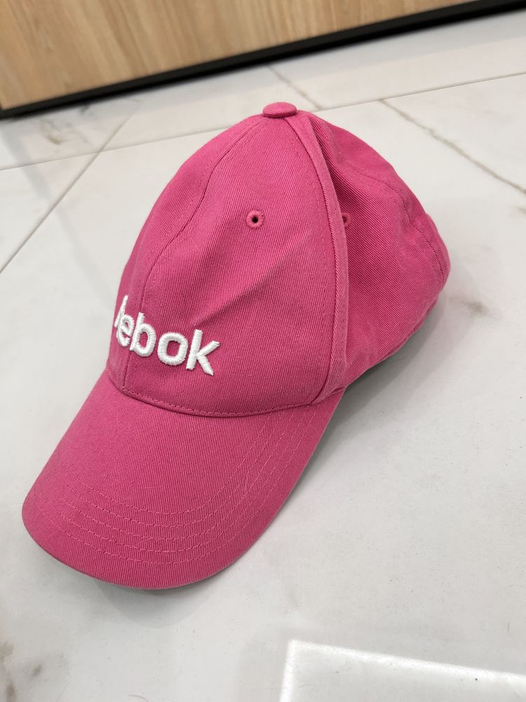 Różowa czapka z daszkiem Reebok damska cap pink
