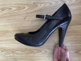 Туфли чёрные кожаные с ремешком на каблуке Geox 37