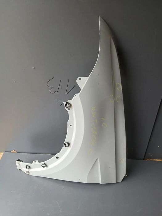 Blotnik prawy lewy VW T Cross  18  błotnik 2gm821105b 2gm821106a orygi