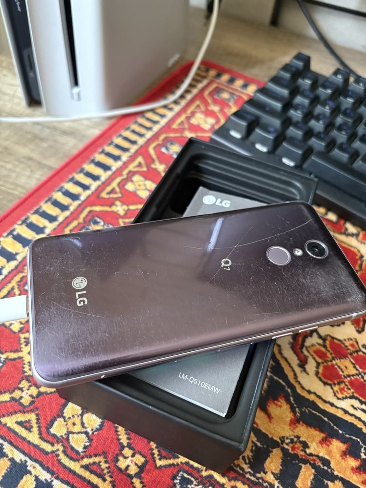 Telefon   Lg q7