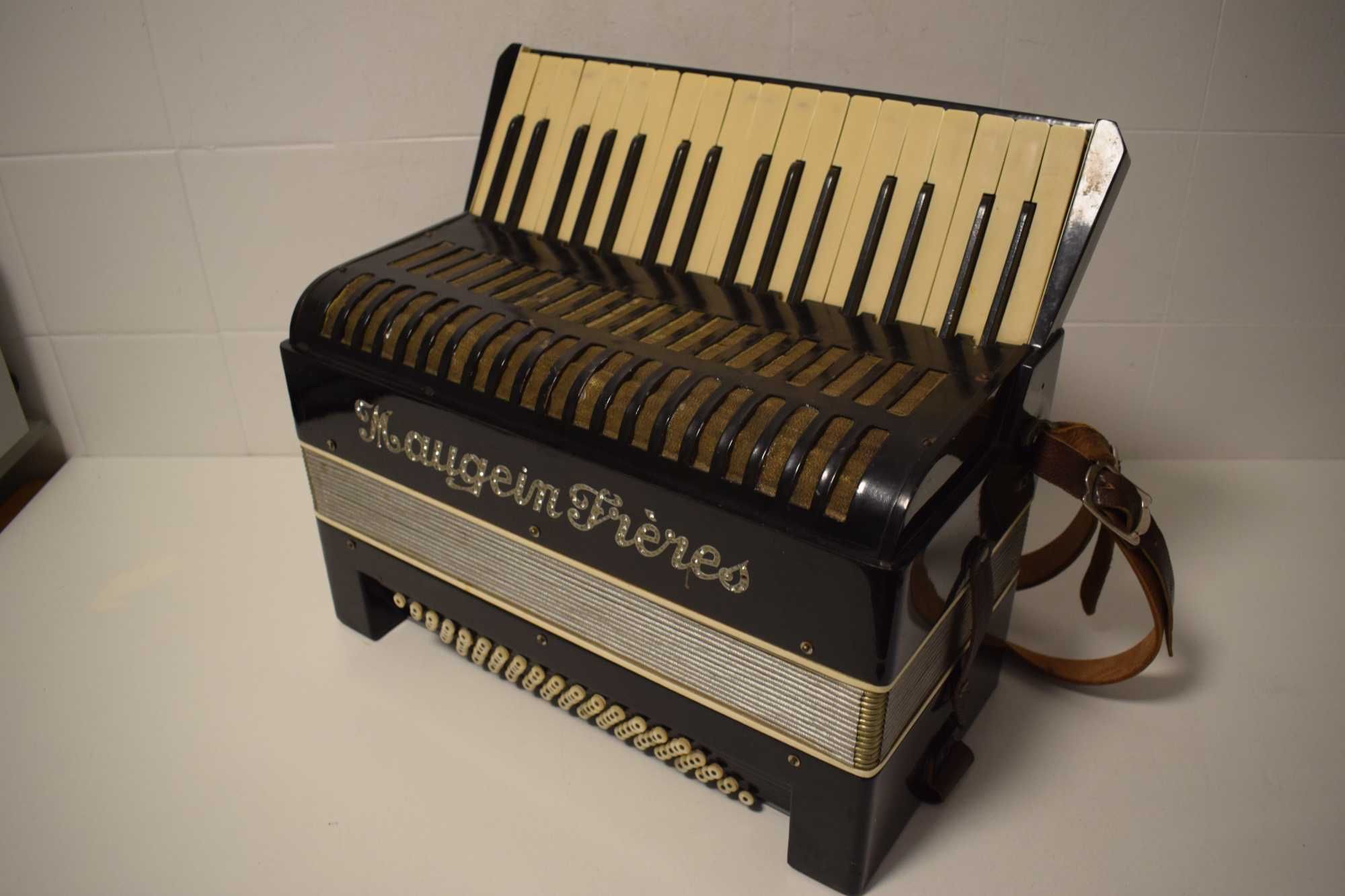 Acordeon Maugein Freres. N 134