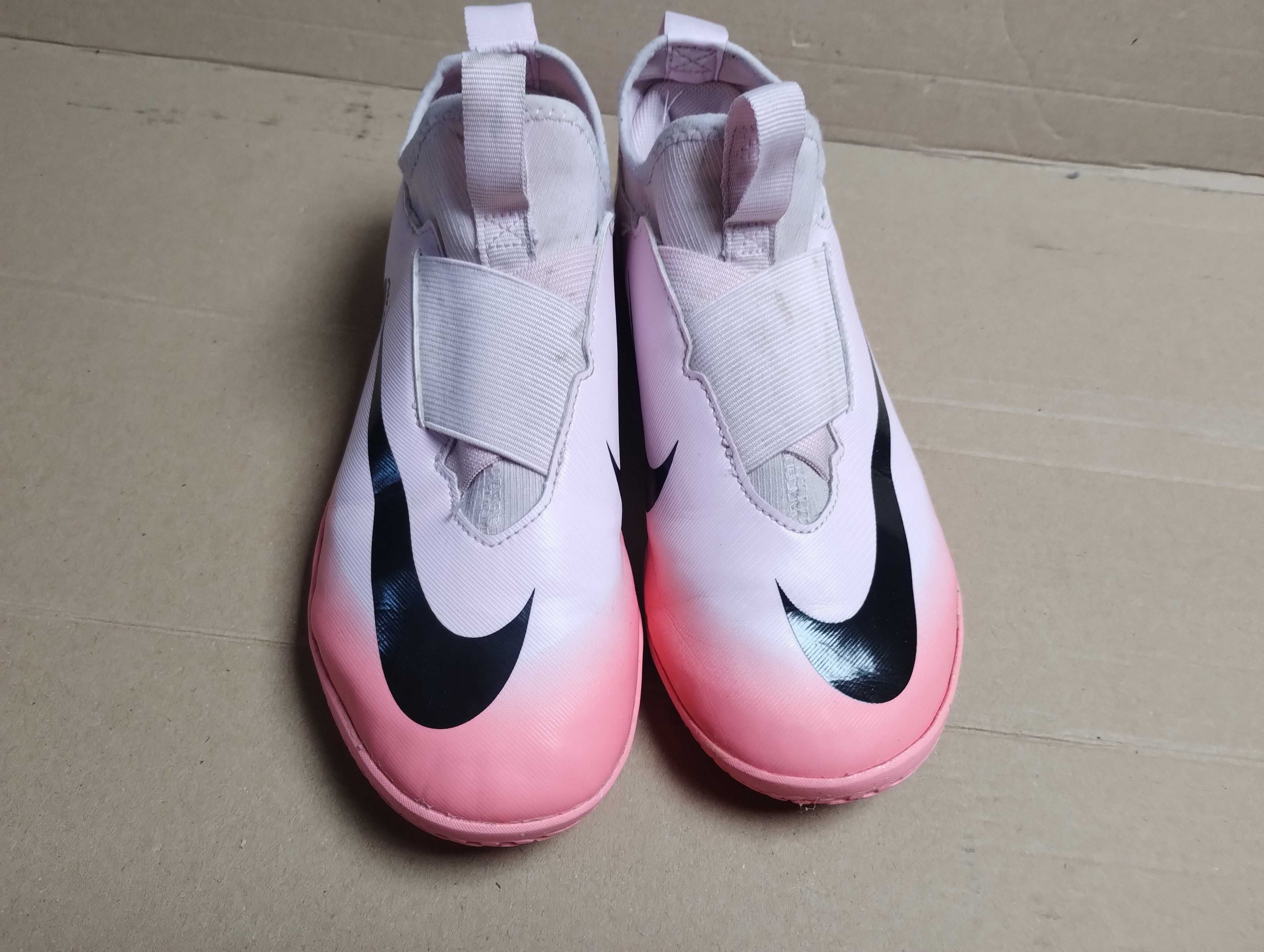 buty piłkarskie korki 36,5 Nike