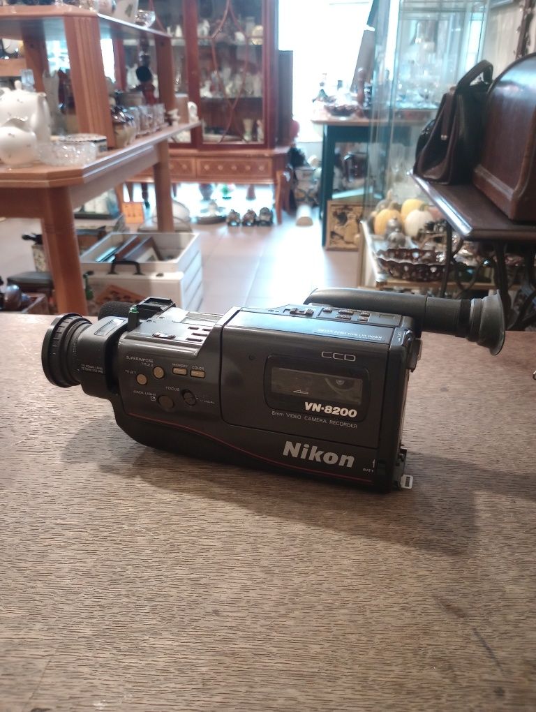 Stara kamera Nikon VN-8200