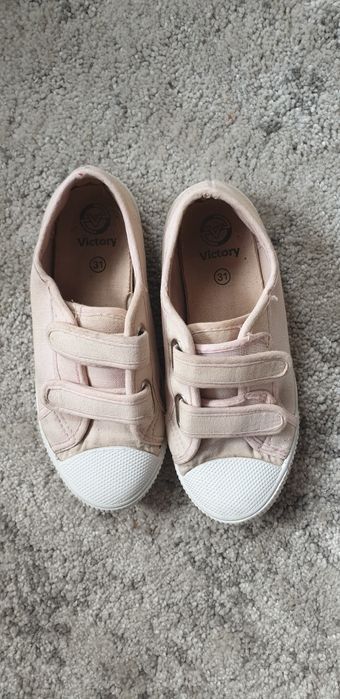 Tenisowki kapcie trampki polbuty sneakersy na rzep rzepy