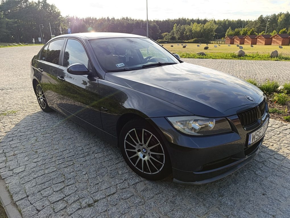 Śliczne * BMW e90 320i benzyna * 150KM * Skrzynia 6 * Alu 17 * Klima *