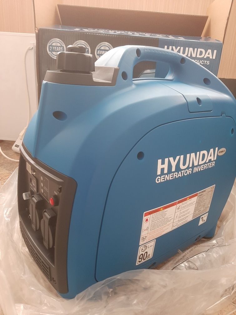 Інверторний генератор Hyundai HY2000SI D + подарунок