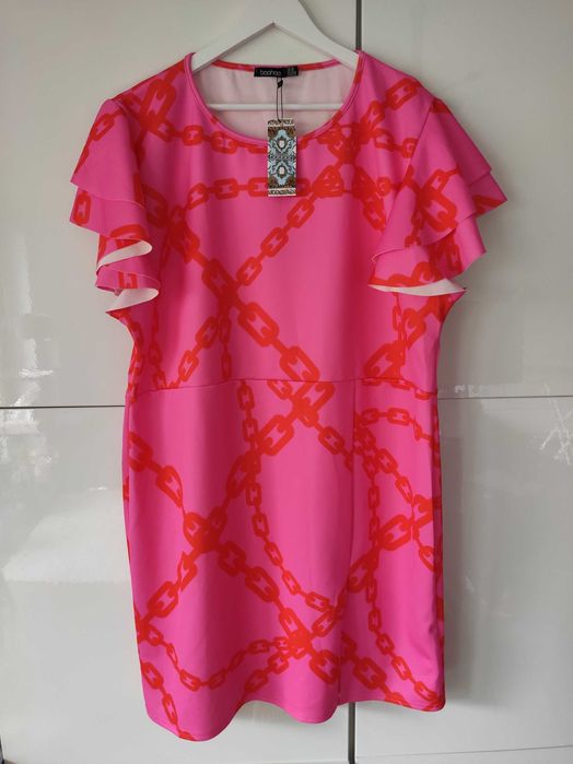 Nowa różowa sukienka Boohoo rozmiar 54