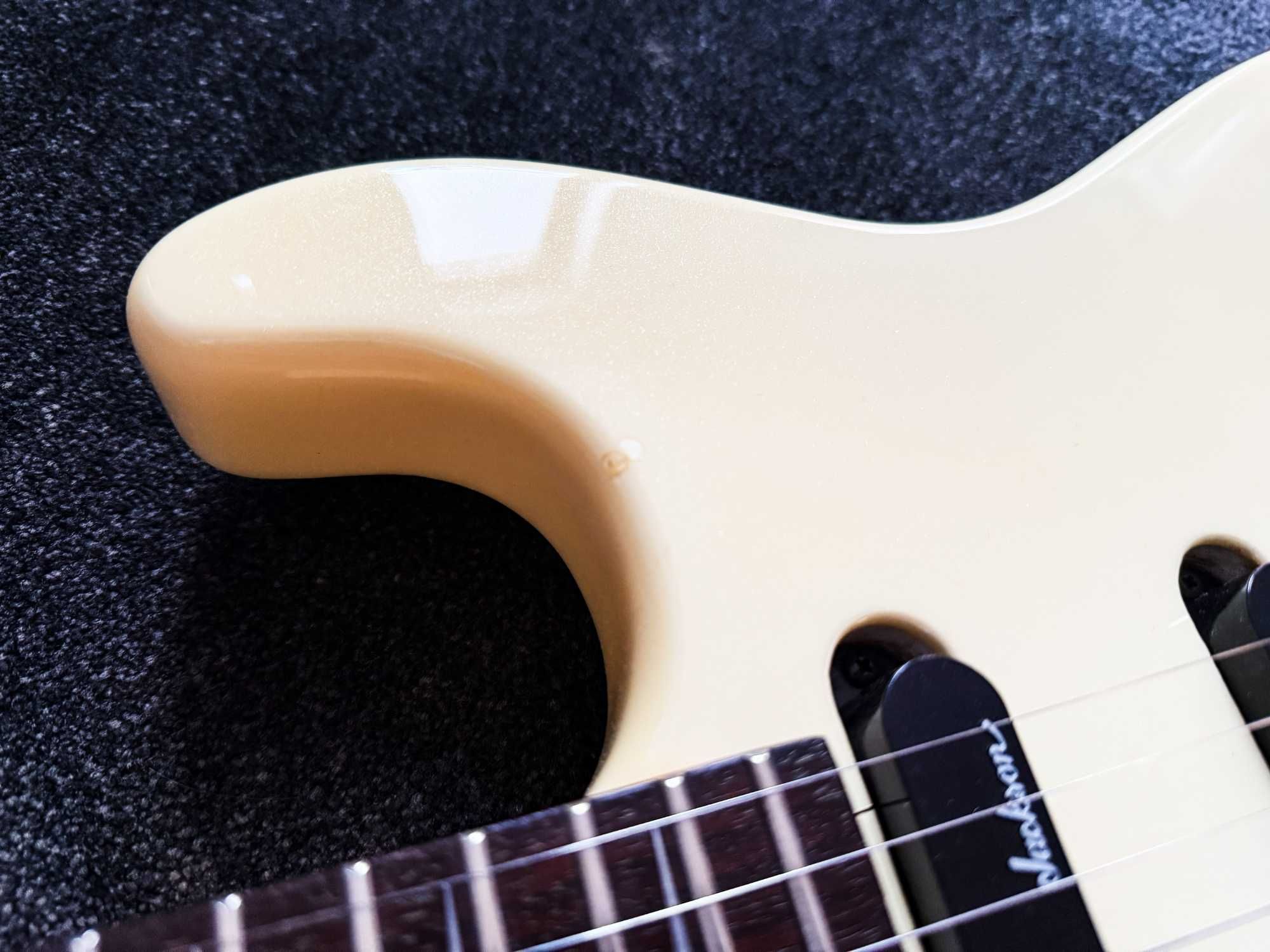 Charvel Model 4 Pearl White + pokrowiec