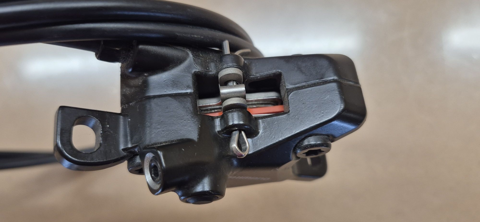Zacisk hamulca Shimano BR-MT410 + przewód i klocki
