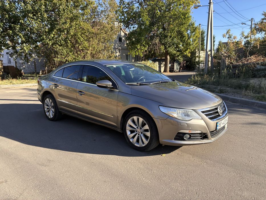 Продаю Volkswgen passat CC 2010 год