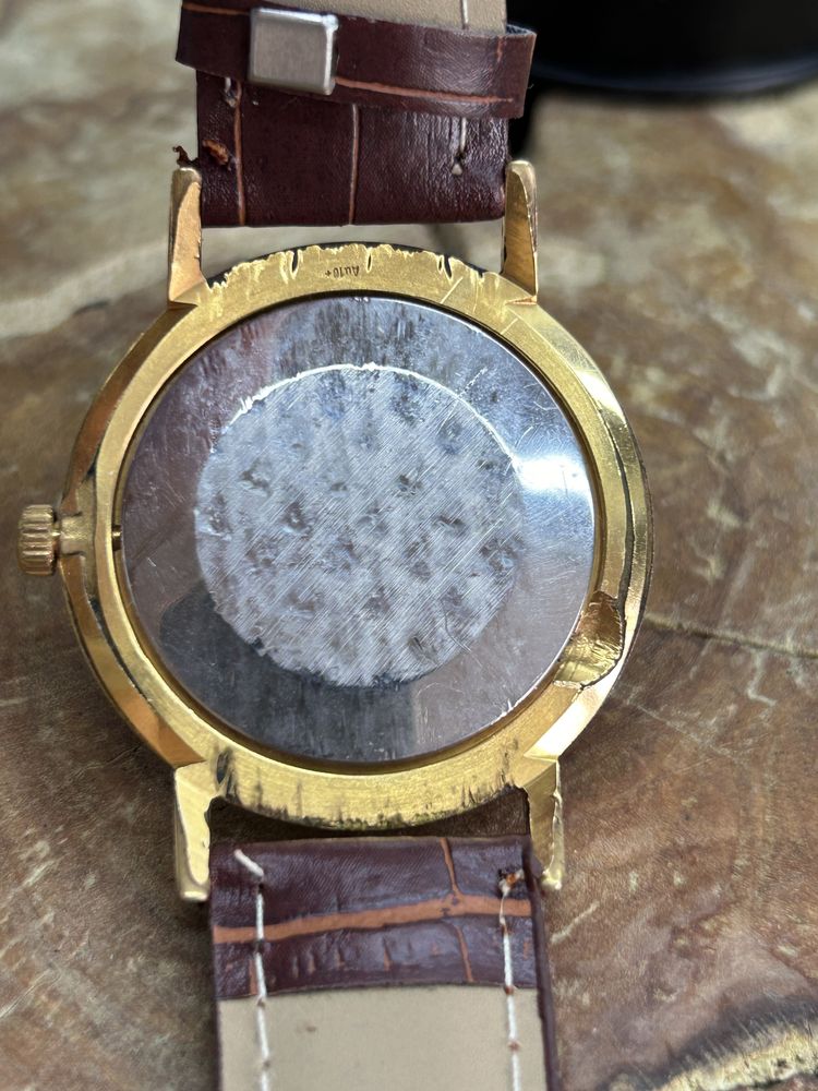 Stary pozłacany radziecki zegarek Lucz