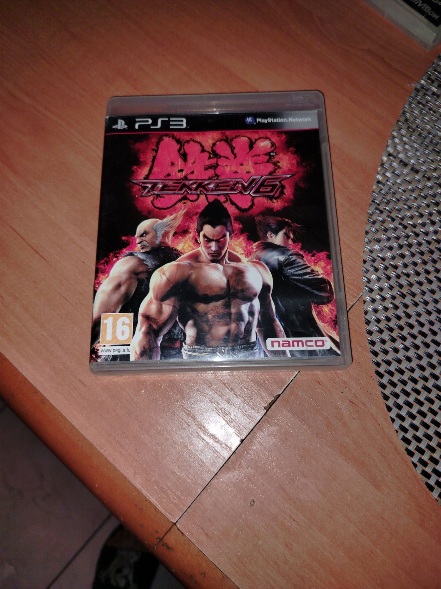 Playstation 3 z 5 grami i padem