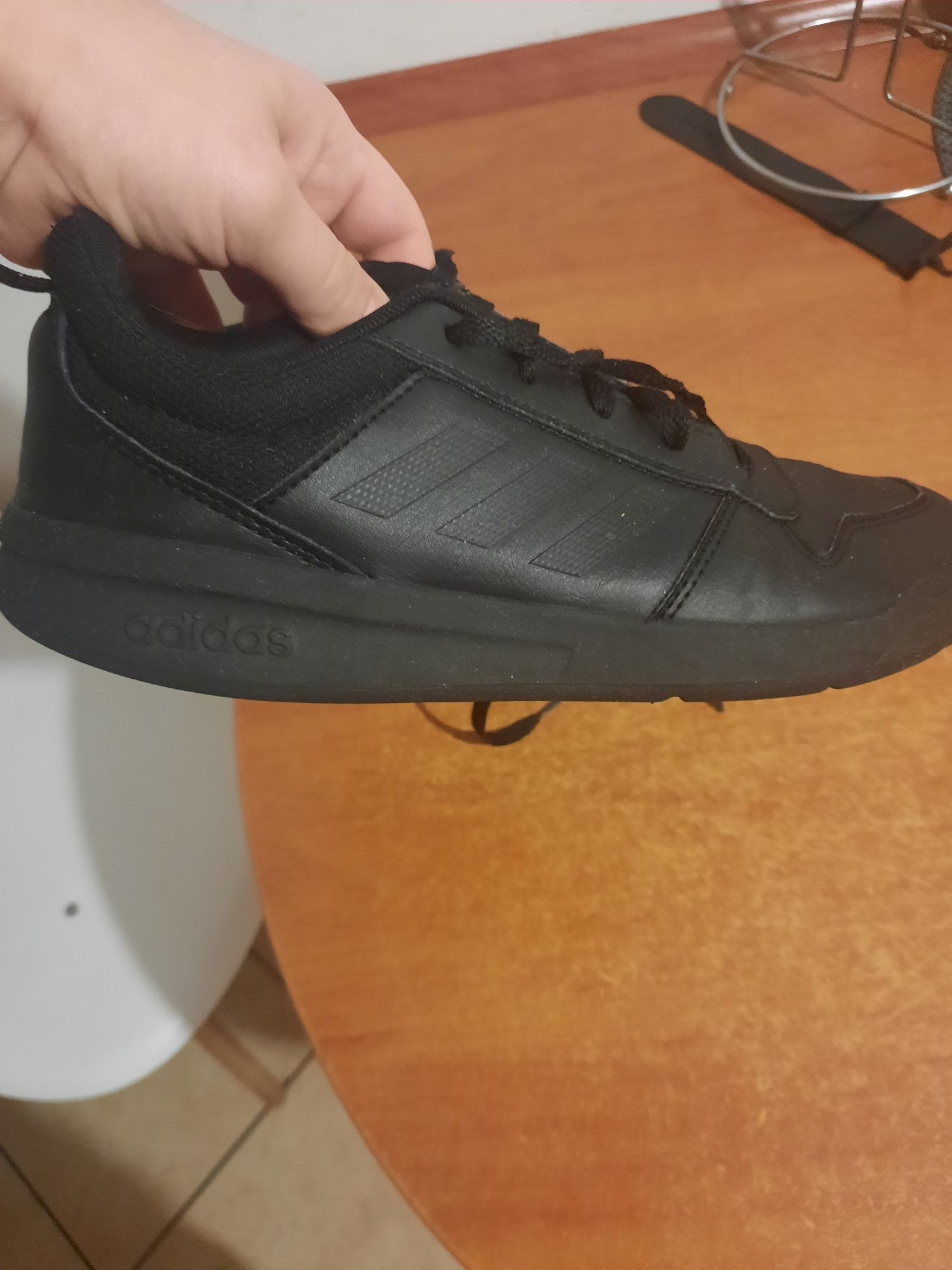 Buty Adidas chłopięce Stan idealny 39 i 1/3