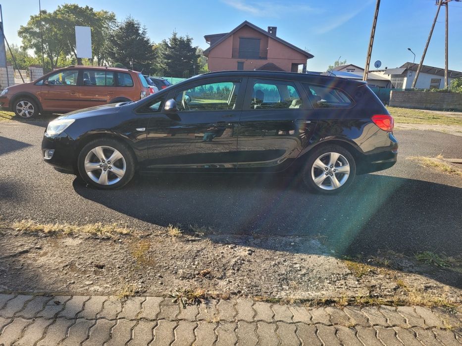Opel Astra J  KOMBI LPG