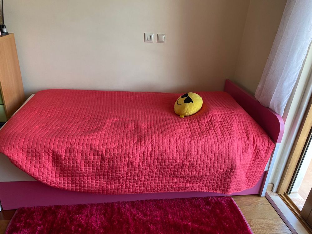 Cama dupla de solteiro