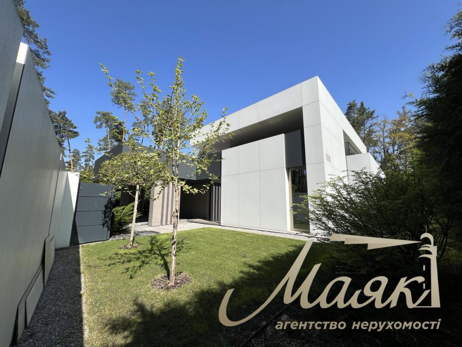 Продажа дома БЕЗ КОМИССИИ с бассейном и терассой в Плютах