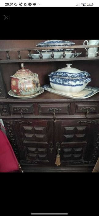 Móvel canto madeira trabalhada