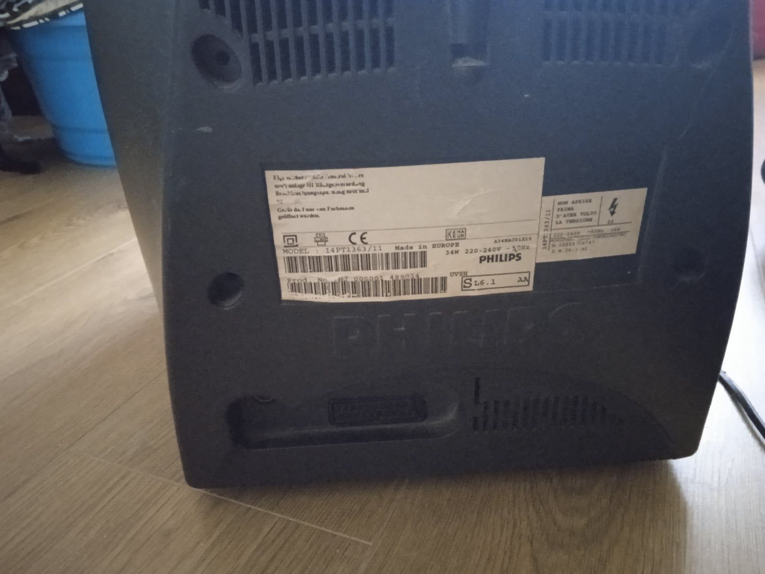 Televisão philips antiga a funcionar