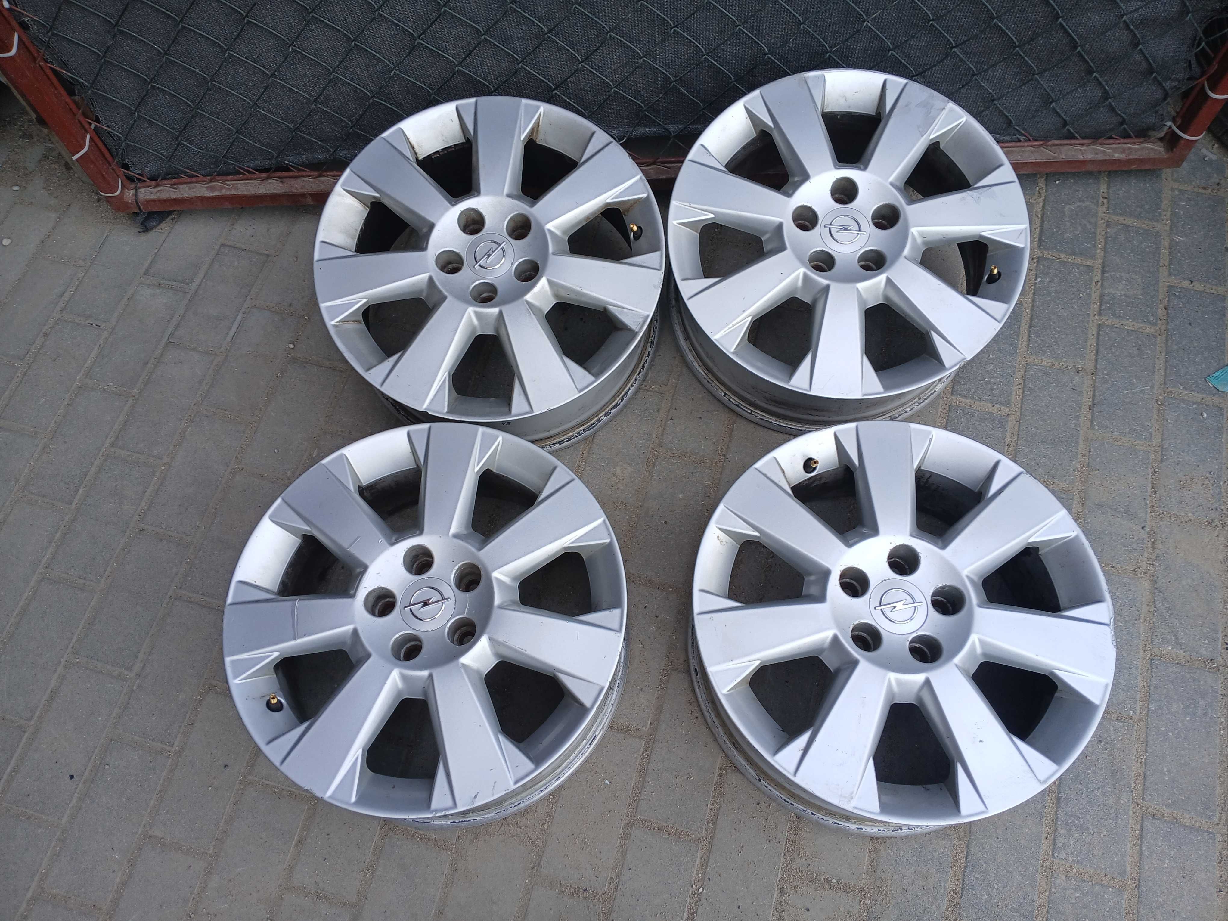 4x felgi R17 5x110 Opel Astra H Zafira Meriva Vectra C Saab
