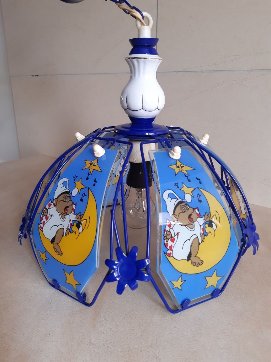 Lampa sufitowa (wisząca) do pokoju dziecięcego