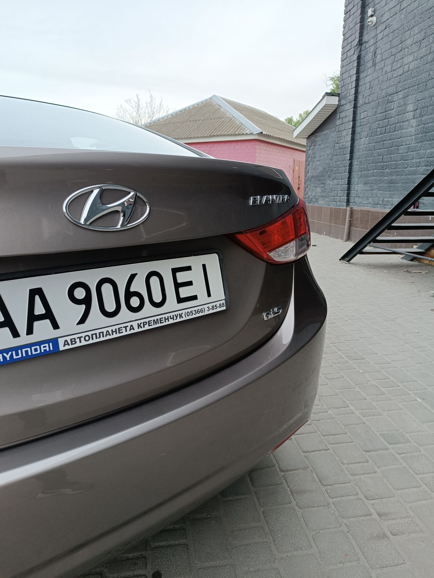 Hyundai  Elantra GLS