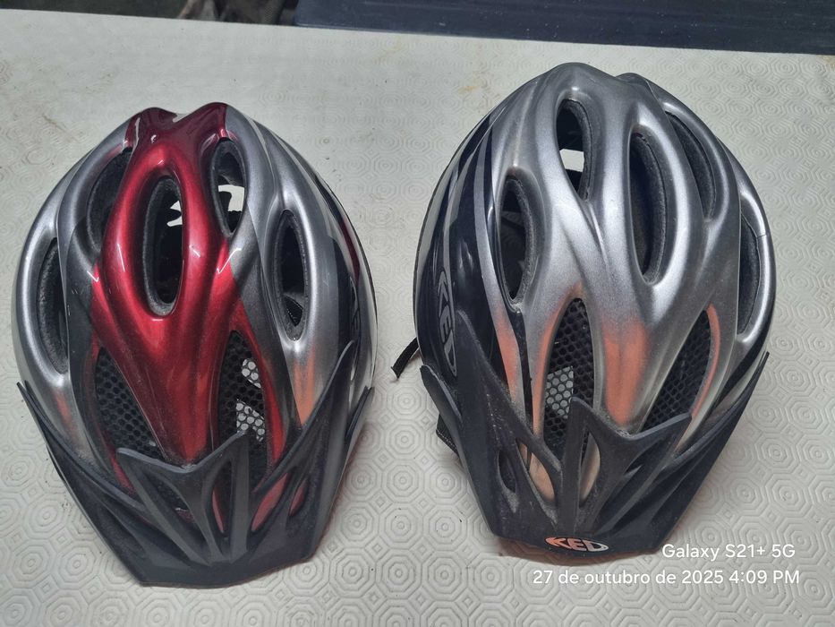 Vendo 2 capacetes de bicicleta