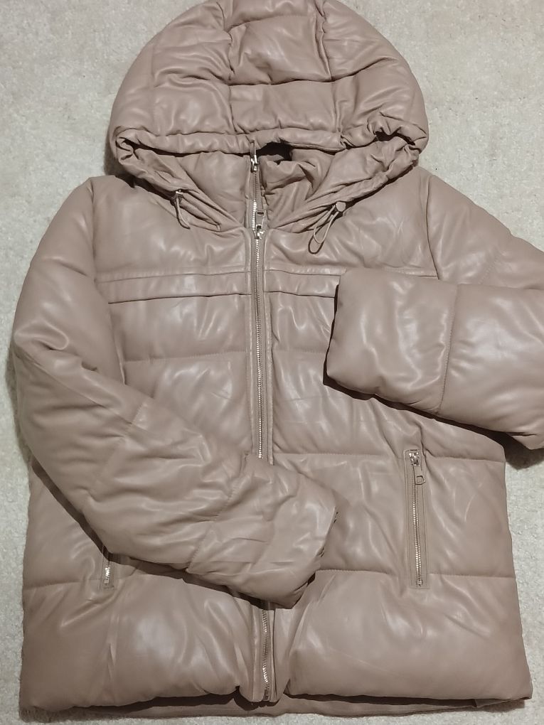 Тепла зимова куртка р.46