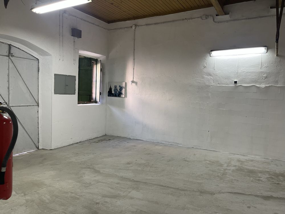 Alugo espaços para mota em garagem - Montijo