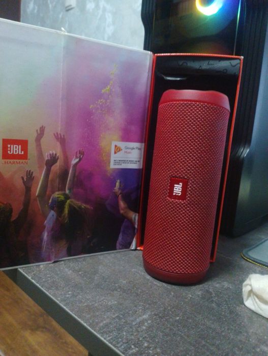 Портативна колонка JBL Flip 4