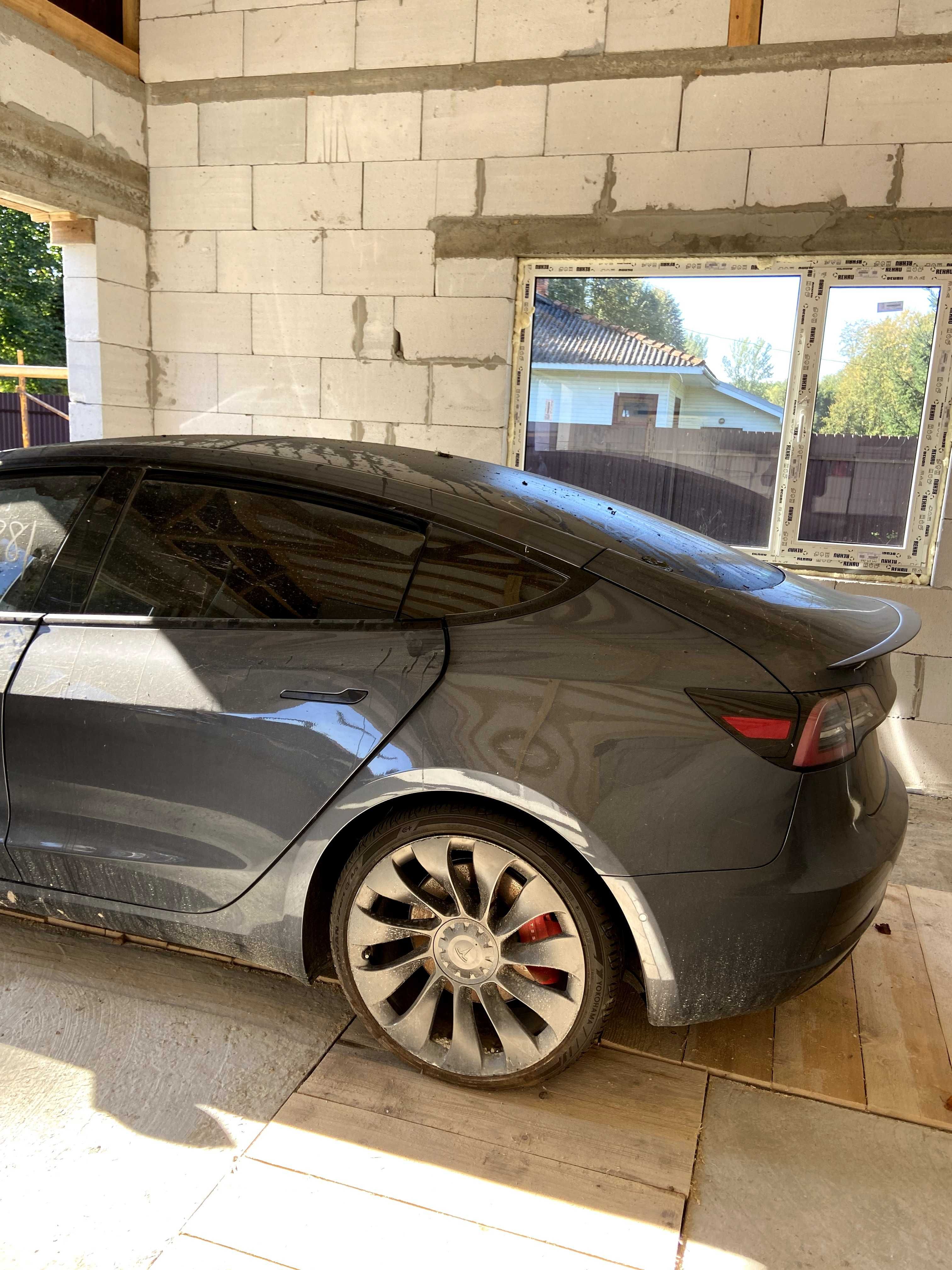 Запчастини Tesla Розбір S 3 X Y Garage Performance